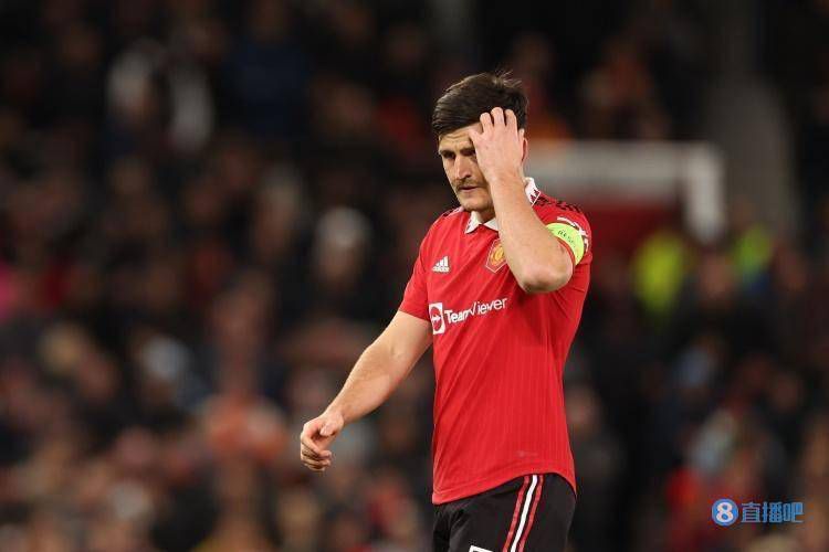 《编号17》曝帕丁森九宫格海报 2025-01-24 日前，由奉俊昊编剧、执导，罗伯特·帕丁森、娜奥米·阿基、史蒂文·元、托妮·科莱特、马克·鲁法洛等主演的电影《编号17》（Mickey 17）发布了一组九宫格海报，展现了各位米奇·巴恩斯在工作中被摧残 奉俊昊新片《编号17》首映 罗伯特独角戏引关注 2025-03-04 3月2日，由奉俊昊执导、罗伯特·帕丁森主演的电影《编号17》在北京举行了盛大的首映观影活动，同时全国7城超前点映也如火如荼展开。
